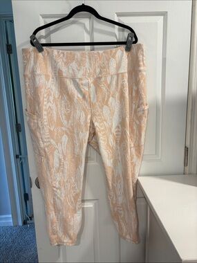 torrid Peach & White Feather Print Leggings